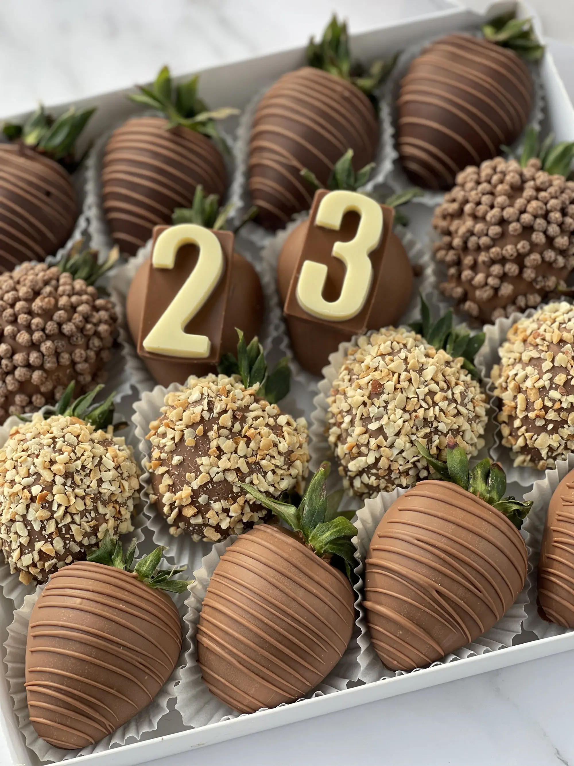 Клубника в бельгийском шоколаде "23 февраля" 2 500 руб.. Фото N2