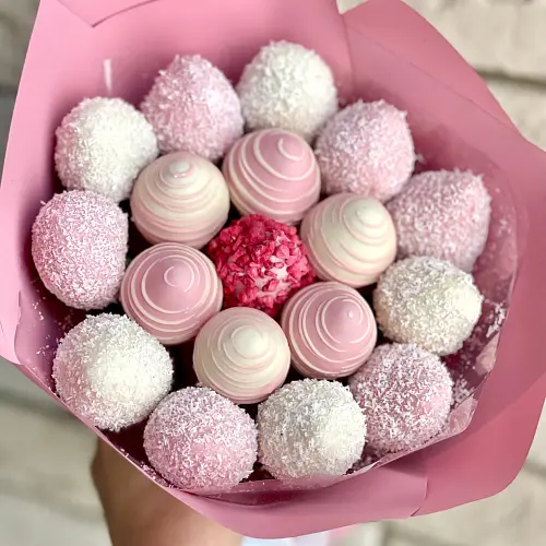 Букет из клубники в белом шоколаде "Розовое облако" 3 100 руб.