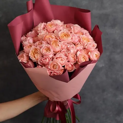 Букет пионовидных кустовых роз "Джульетта" 12 000 руб.