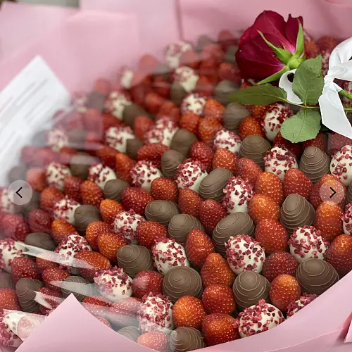 Букет из клубники в шоколаде "Lux strawberry" XXL 32 500 руб.. Фото N2