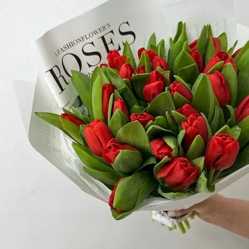 Букет красных тюльпанов 25 шт 5 900 руб.. Фото N2