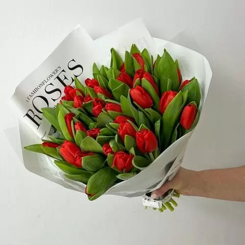 Букет красных тюльпанов 25 шт 5 900 руб.