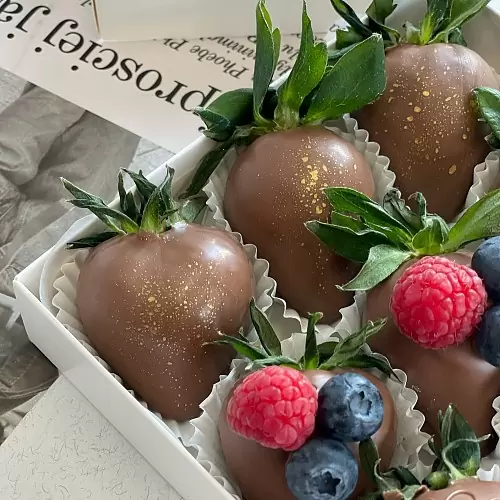 Клубника в шоколаде "Choco bonbons" 1 600 руб.. Фото N4
